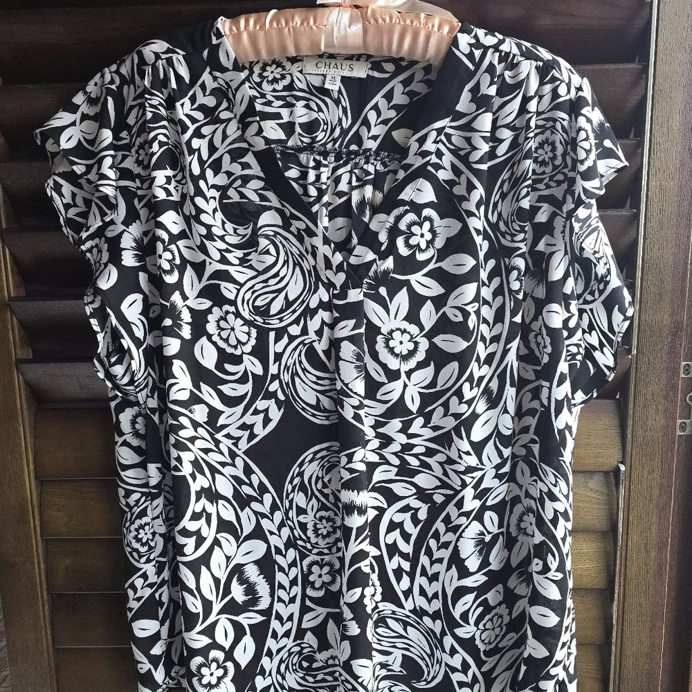 CHAUS Black and White Floral Blouse